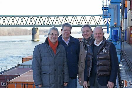 „ContainerConnect“ - neuer Binnenschifffahrts-Dienst Aschaffenburg-Mainz stärkt Verkehre von und zu den Seehäfen