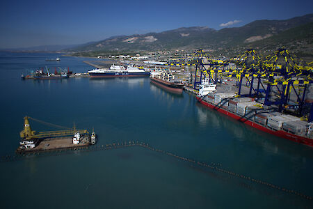 Buss Port Logistics schlägt jetzt auch in der Türkei um