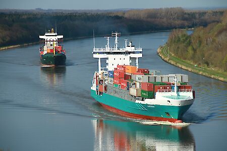 Allocation of funds for the widening of the Kiel Canal also boosts the Port of Hamburg’s competitiveness