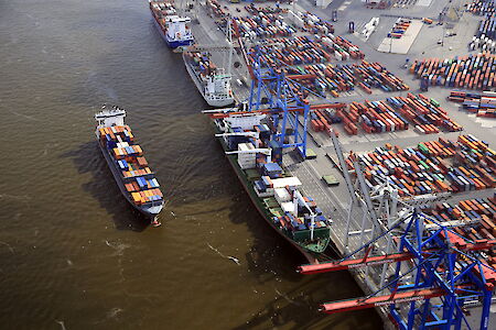 HHLA schafft fünfzig weitere neue Stellen am Container Terminal Burchardkai