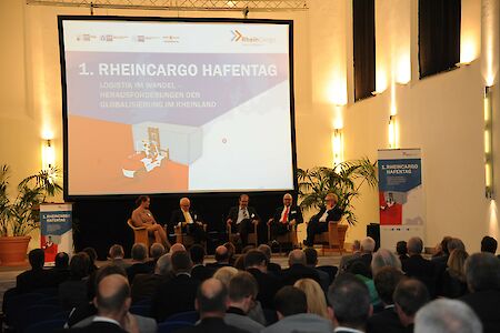 1. RheinCargo Hafentag - Die Binnenhäfen im Rheinland rüsten sich für die Herausforderungen der Zukunft