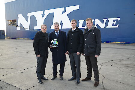 NYK Line verleiht Umwelt-Award „Captain Eco 2014“ an UNIKAI