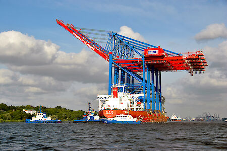 Shanghai Zhenhua Port Machinery (ZPMC) startet in Hamburg durch