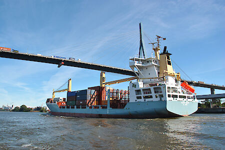 Informations- und Kommunikationstechnik, digitaler maritimer Transport und Logistik