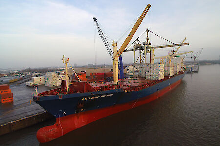 Neuer Maersk-Fruchtdienst kommt nach Hamburg