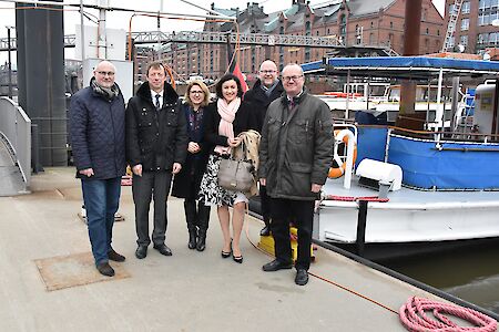 Parlamentarische Staatssekretärin Dorothee Bär besuchte den Hamburger Hafen