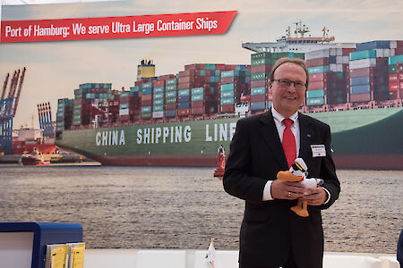 Niels Harnack geht als Geschäftsführer der China Shipping (Agency) Germany in den Ruhestand