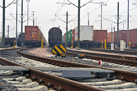 Port of Hamburg Rail Network Setting European Benchmark