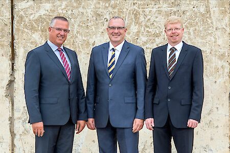 Oldenburger Unternehmensgruppe Rhein-Umschlag expandiert in der Container-Logistik