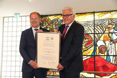 Außenminister Steinmeier übergibt UNESCO Welterbe-Urkunde