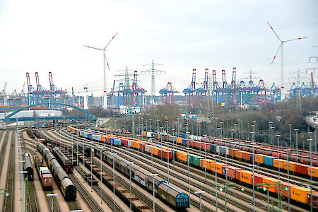 Hamburg Port Railway: Strong first half 2016