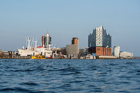 Hamburg wird Sitz des Deutschen Maritimen Zentrums
