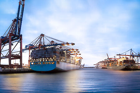 Schiffbauer zuversichtlich, Hafenwirtschaft und Reeder skeptisch