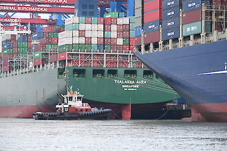 Neu organisierte Containerliniendienste via Hamburg über hafen-hamburg.de abrufbar