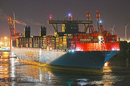 Erstanlauf der „Munich Maersk“ aus der 2. Generation der Triple-E-Klasse in Hamburg