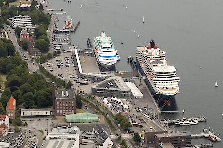 Abschluss der Kreuzfahrtsaison in Kiel: Spitzenergebnisse bei Passagierzahlen und Schiffstonnage 