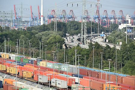 ZDS: Wachsende Gütermengen zwischen NRW und deutschen Seehäfen erfordern leistungsfähige Nord-Süd-Achsen