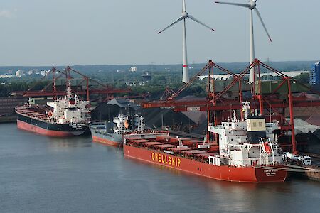 Hafen Hamburg mit Rekordergebnis im Seehafen-Hinterlandverkehr auf der Schiene