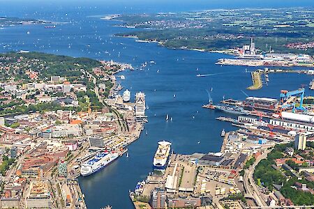 Cruise season kick-off in the port of Kiel: Investment in onshore power supply plants for more sustainalility
