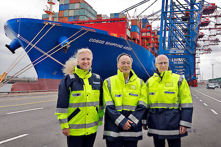 China’s Vice President Wang Qishan visits Hamburg's Container Terminal Tollerort 