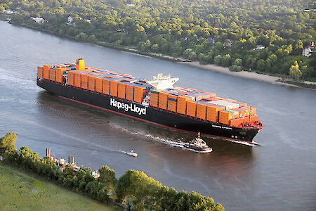 Hapag-Lloyd delivers significantly higher half-year result