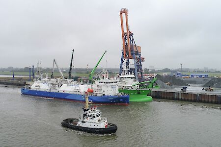 Deutschlandpremiere in Brunsbüttel: Nauticor führt die erste LNG Ship-to-Ship Bebunkerung in einem deutschen Hafen durch 