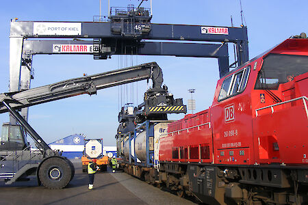 Inauguration of new entry track at shunting station: Longer trains for seaport’s hinterland transport