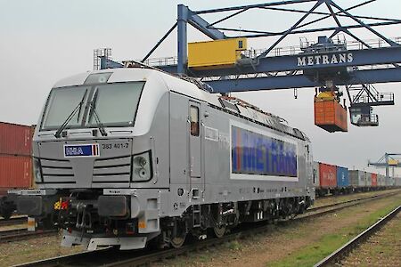 Metrans receives the first of ten new Vectron locomotives 