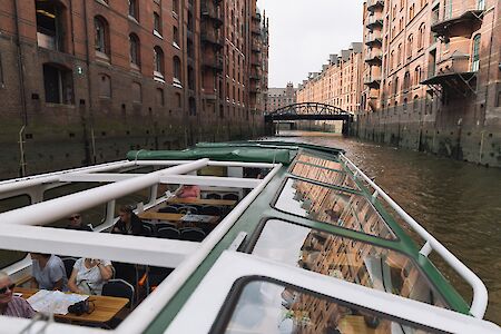 Kaimauersanierung in der Speicherstadt: Hamburg unterstützt Barkassenschiffer mit Förderprogramm 
