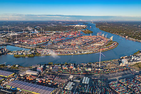 Unwetterfolgen beeinträchtigen Betrieb auf Terminalanlagen im Hamburger Hafen 