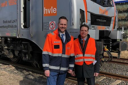 Havelländische Eisenbahn präsentiert neue Hybridlok 