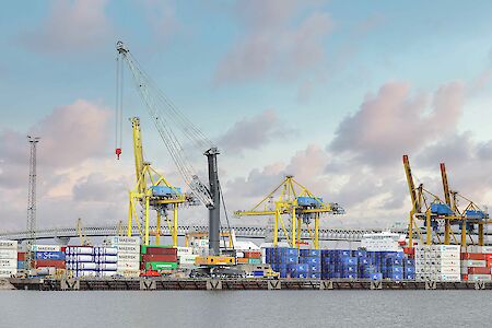 Global Ports Introduces a new Mobile Harbour Crane to PLP