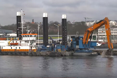Hamburg macht Platz für Container-Riesen – Letzter Dalben gezogen