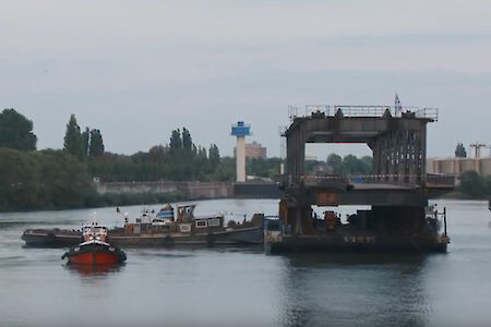 Removal of the Old Rethe Bridge in the Port of Hamburg