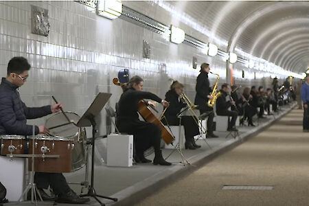 Symphony in the St. Pauli Elbtunnel
