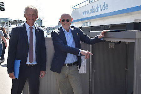 Erste Landstromanlage für Fahrgastschiffe im Hamburger Hafen in Betrieb genommen