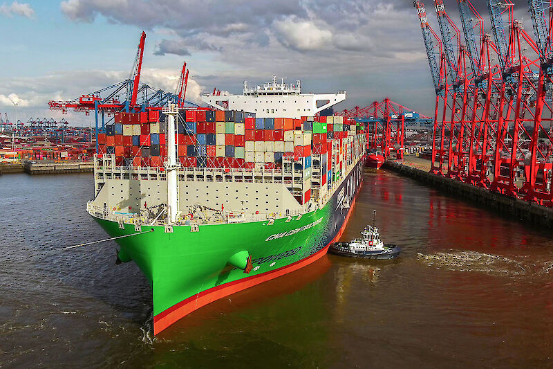 Hafen Hamburg  HOYER feiert 75-jähriges Firmenjubiläum
