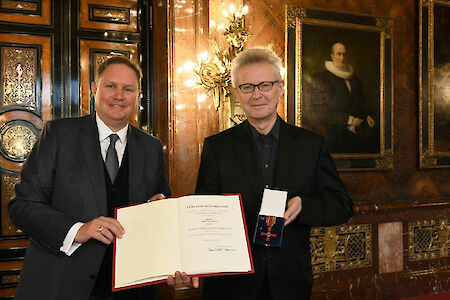 Michael Batz erhält Bundesverdienstorden - Für seine herausragenden Verdienste für die Stadt und die Kultur in Hamburg wird der Künstler heute im Rathaus ausgezeichnet