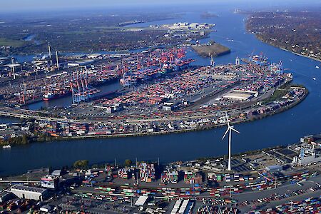 Slight rise in Port of Hamburg container throughput in I/2022