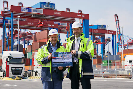 港口企业|环保型仓库起重机优化汉堡港CTB码头操作