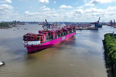 Port of Hamburg handles 58.2 million tons