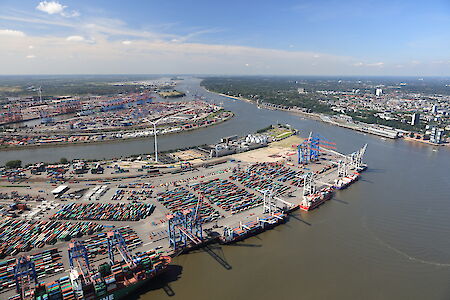 汉堡港：集装箱吞吐量略有回升