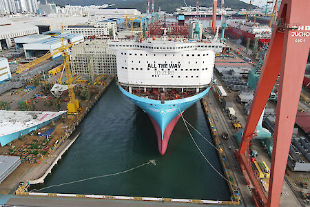 Maersk setzt erstes großes methanolfähiges Schiff ein